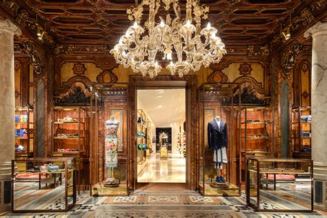 dolce gabbana a venezia|is dolce and gabbana luxury.